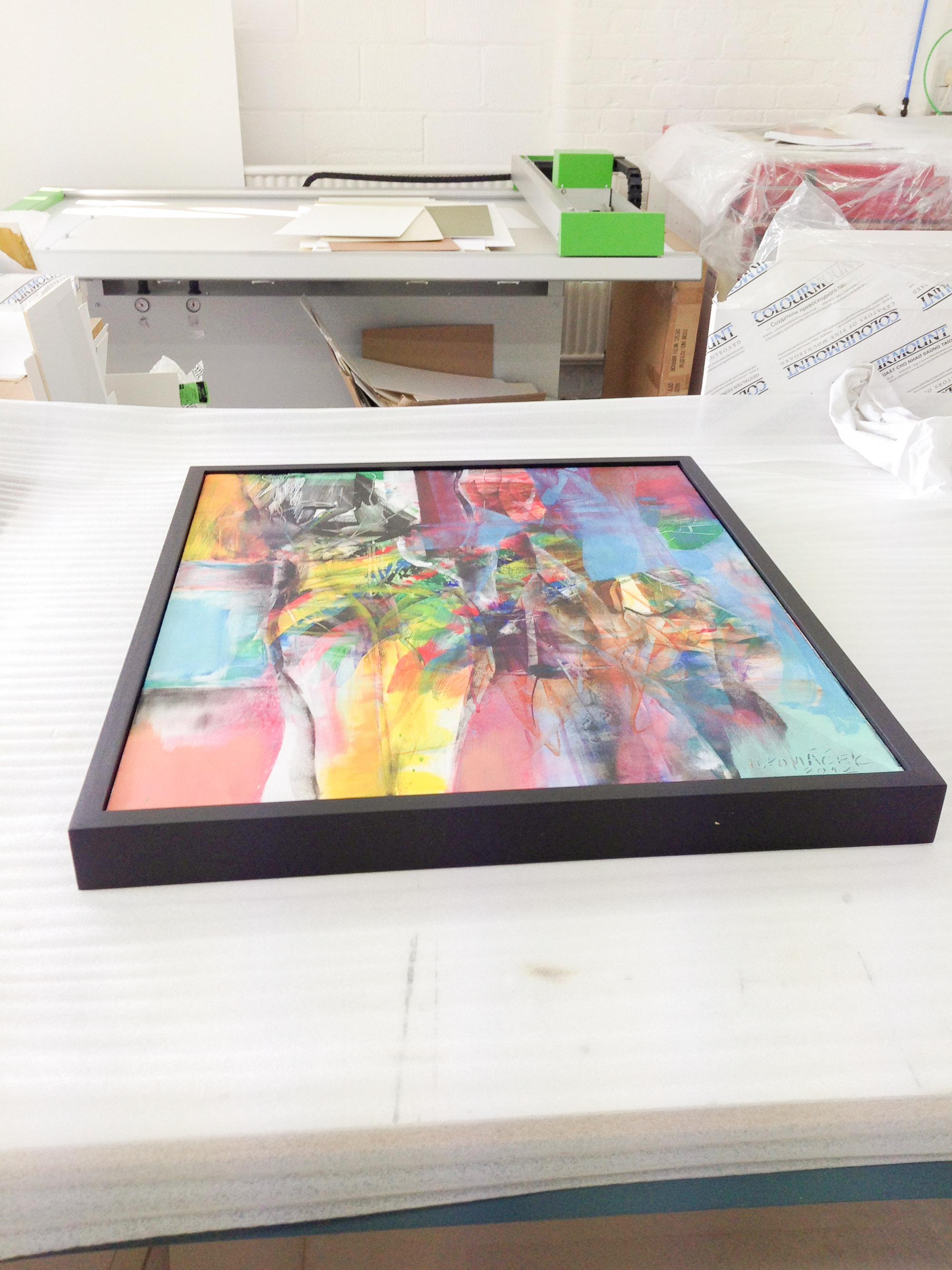 Floating Canvas Tray Frames In Any Size & Finish. / Harten Frameworks