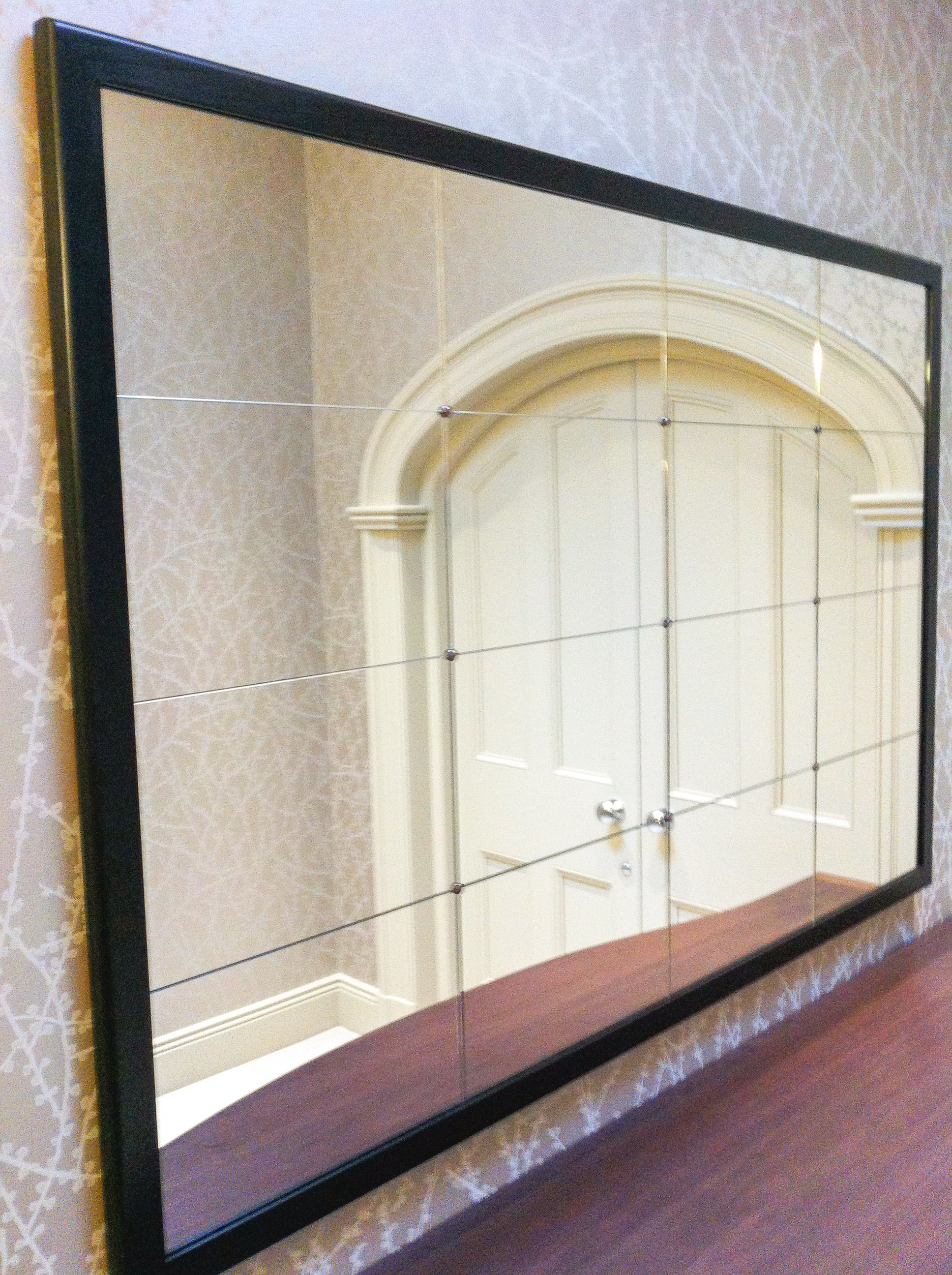 Custom Mirror Frames complete your space with a talking point / Harten
